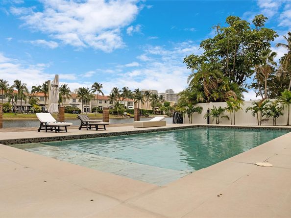 1601 Diplomat Pkwy, Hollywood FL 33019