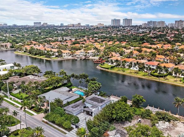 1601 Diplomat Pkwy, Hollywood FL 33019