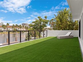 1601 Diplomat Pkwy, Hollywood FL 33019