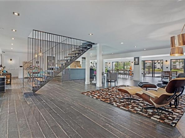 1601 Diplomat Pkwy, Hollywood FL 33019