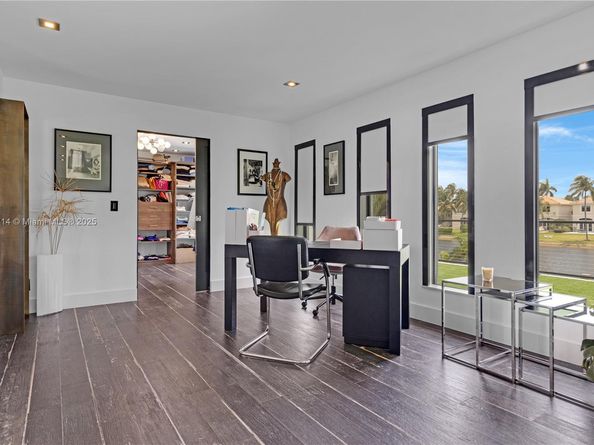 1601 Diplomat Pkwy, Hollywood FL 33019