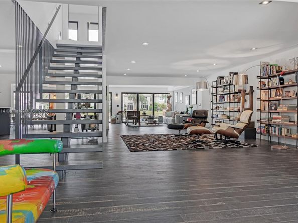 1601 Diplomat Pkwy, Hollywood FL 33019