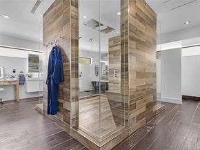 1601 Diplomat Pkwy, Hollywood FL 33019