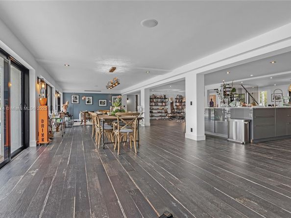 1601 Diplomat Pkwy, Hollywood FL 33019