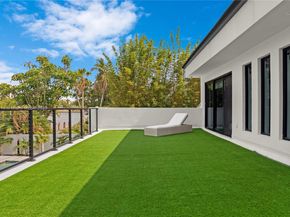 1601 Diplomat Pkwy, Hollywood FL 33019