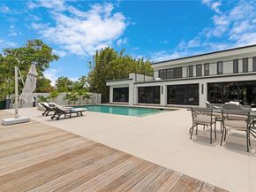 1601 Diplomat Pkwy, Hollywood FL 33019