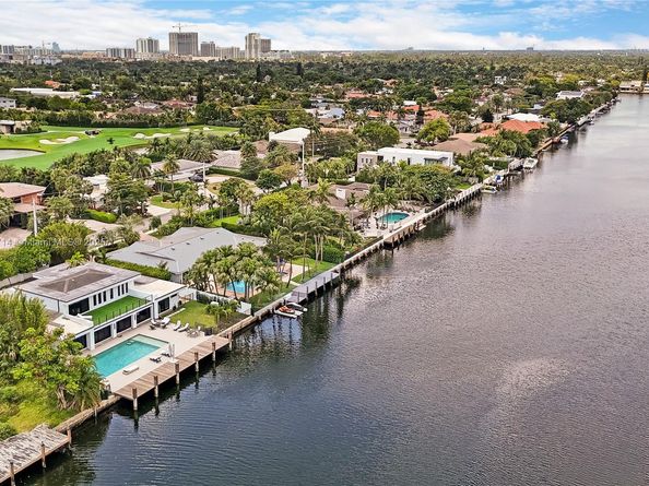 1601 Diplomat Pkwy, Hollywood FL 33019