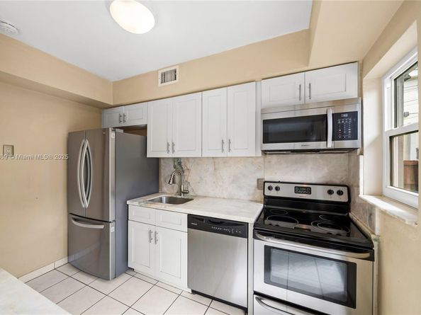 2010 Calais Dr, Miami Beach FL 33141