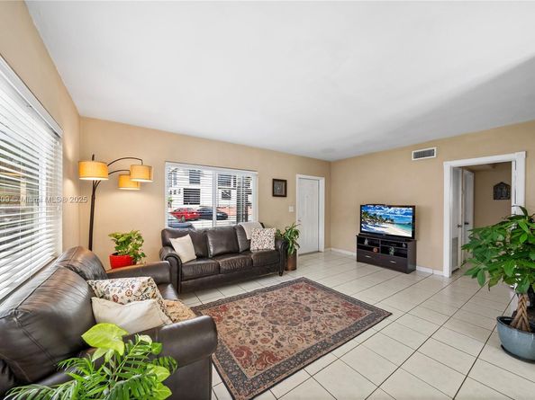 2010 Calais Dr, Miami Beach FL 33141