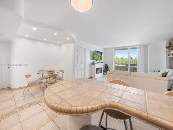 465 Ocean Dr 524, Miami Beach FL 33139
