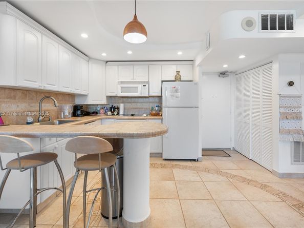 465 Ocean Dr 524, Miami Beach FL 33139
