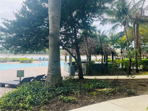 2641 N Flamingo Rd 806, Sunrise FL 33323