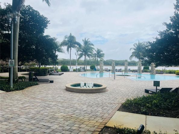 2641 N Flamingo Rd 806, Sunrise FL 33323