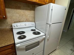 151 NW 164th St, Miami FL 33169