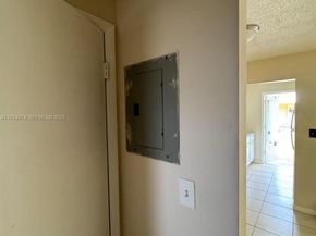 151 NW 164th St, Miami FL 33169