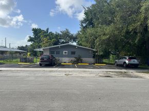 151 NW 164th St, Miami FL 33169