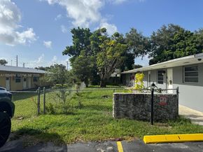 151 NW 164th St, Miami FL 33169