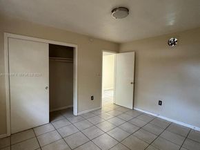 151 NW 164th St, Miami FL 33169