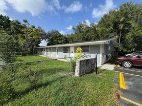 151 NW 164th St, Miami FL 33169
