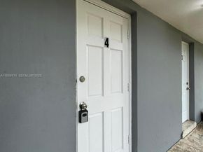 151 NW 164th St, Miami FL 33169