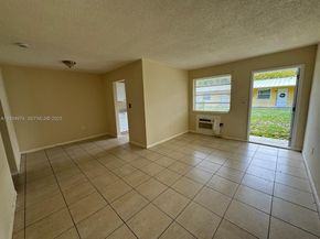 151 NW 164th St, Miami FL 33169