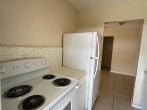 151 NW 164th St, Miami FL 33169