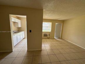 151 NW 164th St, Miami FL 33169