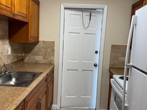 151 NW 164th St, Miami FL 33169