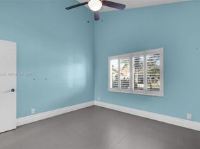 1092 NW 162nd Ave, Pembroke Pines FL 33028