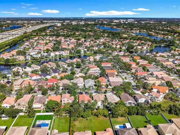 15241 SW 51st St, Miramar FL 33027