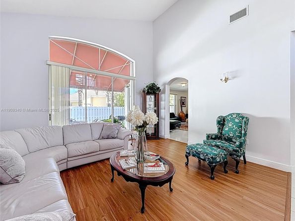 15241 SW 51st St, Miramar FL 33027