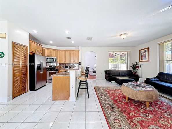 15241 SW 51st St, Miramar FL 33027