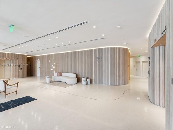 1135 103 304, Bay Harbor Islands FL 33154