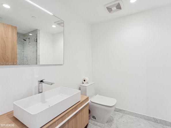 1135 103 304, Bay Harbor Islands FL 33154