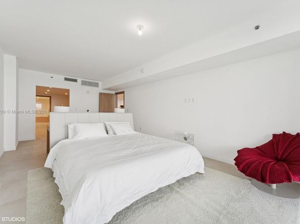 1135 103 304, Bay Harbor Islands FL 33154