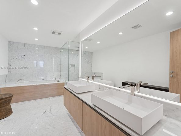 1135 103 304, Bay Harbor Islands FL 33154