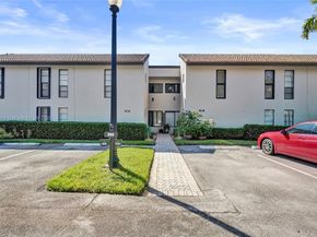 958 Mockingbird Ln 511, Plantation FL 33324