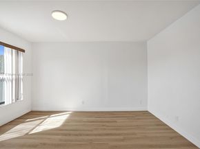 958 Mockingbird Ln 511, Plantation FL 33324