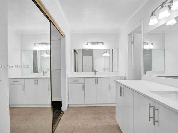 958 Mockingbird Ln 511, Plantation FL 33324