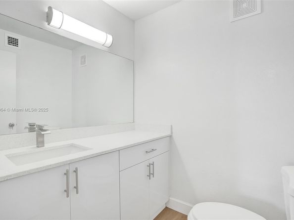 958 Mockingbird Ln 511, Plantation FL 33324