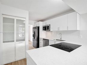 958 Mockingbird Ln 511, Plantation FL 33324