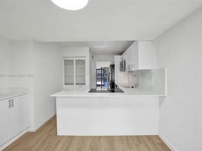 958 Mockingbird Ln 511, Plantation FL 33324