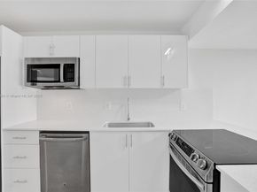 958 Mockingbird Ln 511, Plantation FL 33324