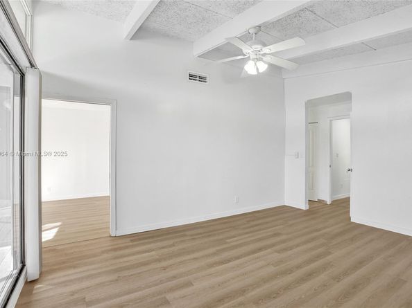 958 Mockingbird Ln 511, Plantation FL 33324