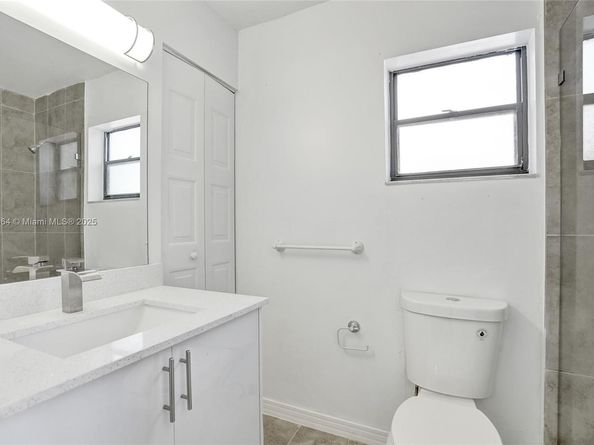 958 Mockingbird Ln 511, Plantation FL 33324