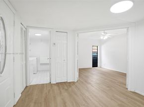 958 Mockingbird Ln 511, Plantation FL 33324