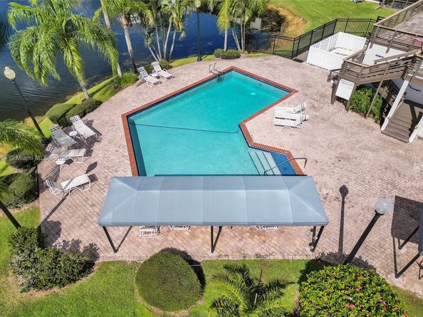 958 Mockingbird Ln 511, Plantation FL 33324