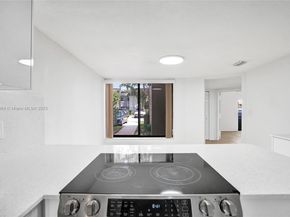 958 Mockingbird Ln 511, Plantation FL 33324