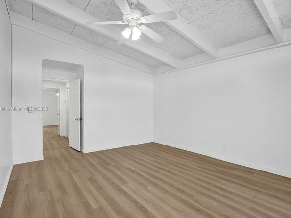 958 Mockingbird Ln 511, Plantation FL 33324