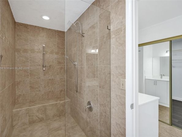 958 Mockingbird Ln 511, Plantation FL 33324